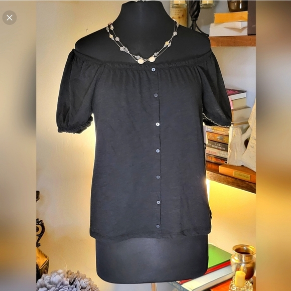 🖤 NWT - Boat Neck or Off the Shoulder, Buttons, Puff Sleeve, Black Blouse, Sz M - Picture 1 of 7